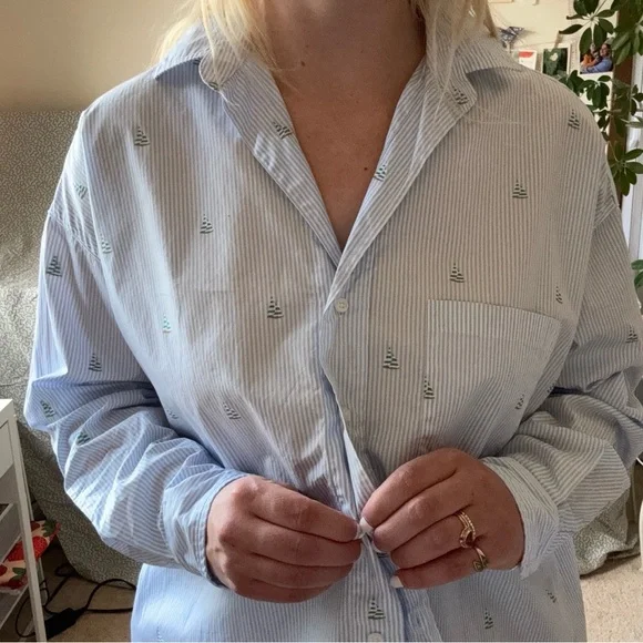 Frank & Eileen Shirley Button Down - Picture 2 of 7